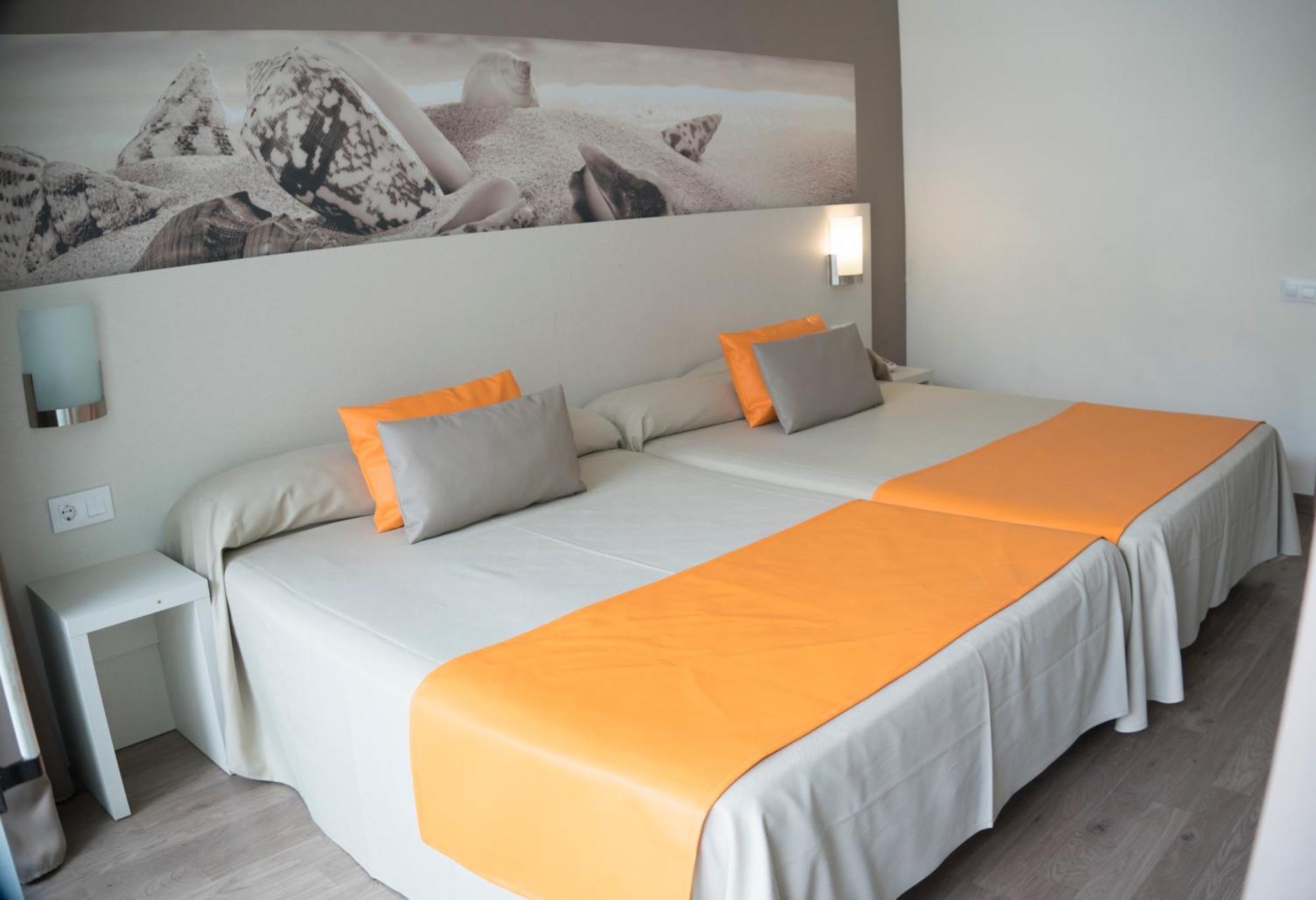 Quadruple Room (2 Adults + 2 Children),1238059693:JPEG